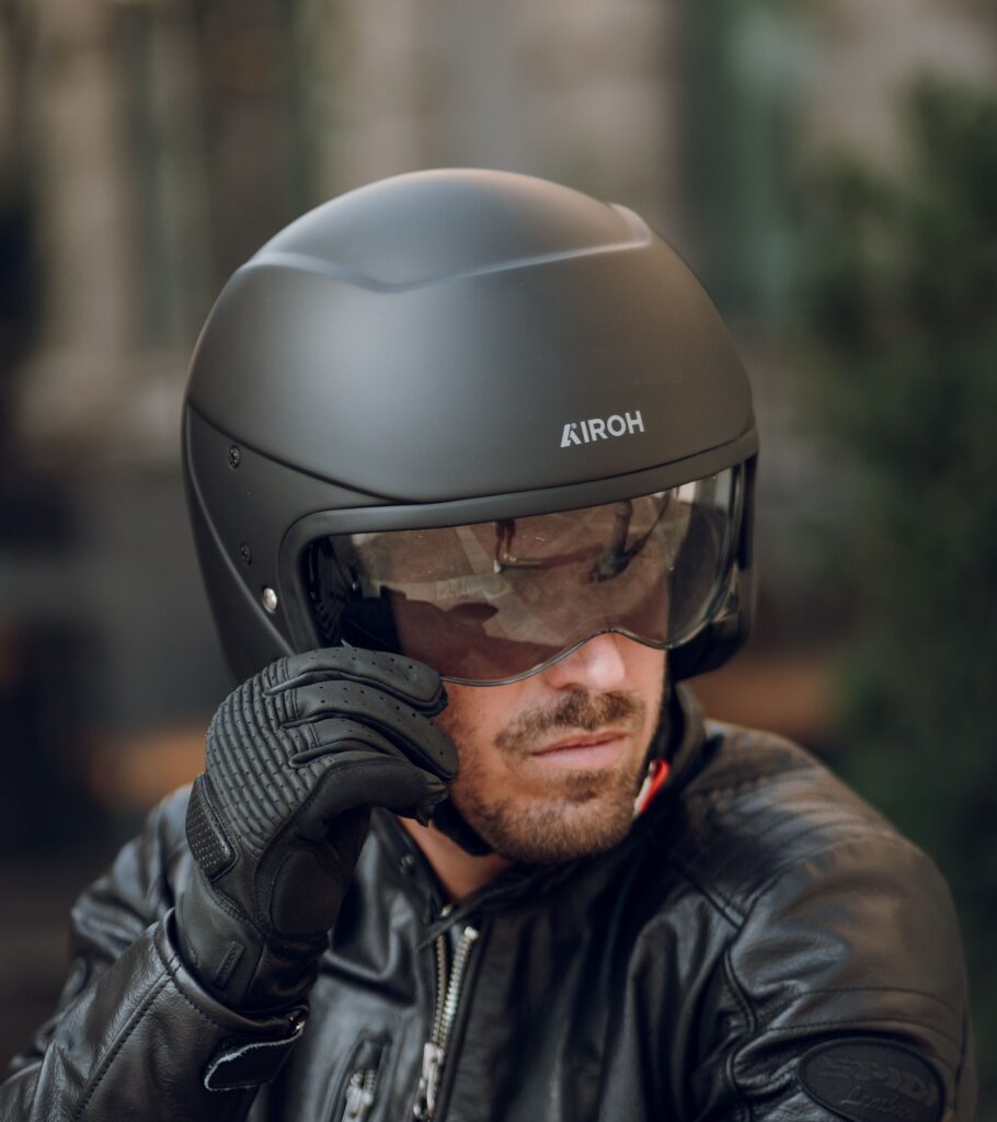 j-110-con-un-semplice-gesto-due-versioni-per-uno-stile-unico